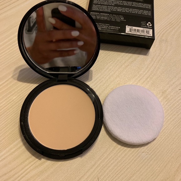 NYX Other - 3/$15 NYX Blotting Powder medium/dark NIB